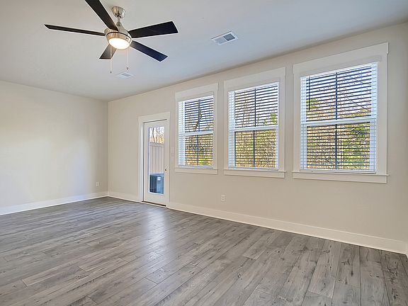 3rd image of 5139 Park Creek Ave