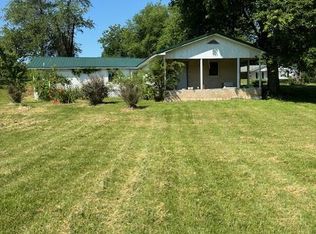 70 Hubert Williams Dr, Dawson Springs, KY 42408