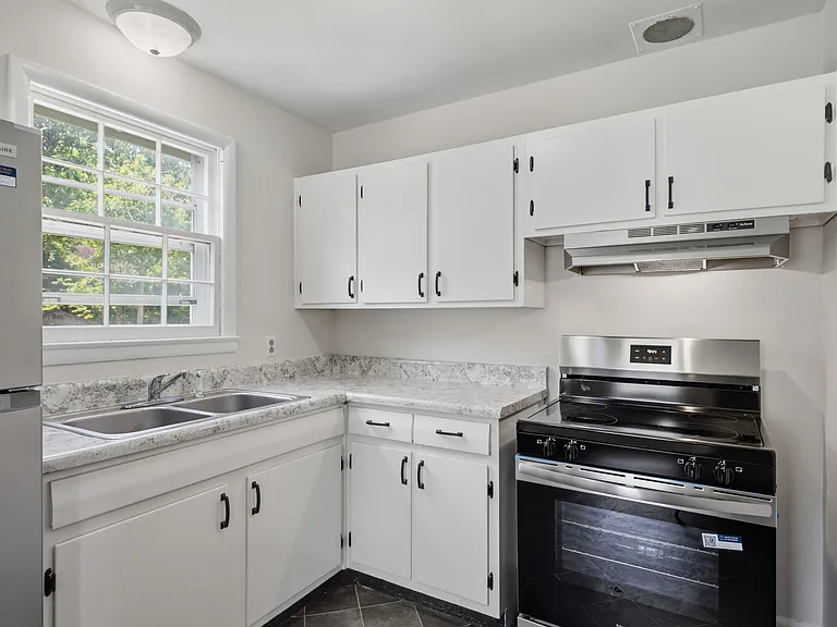 713 Elissa Dr — Photo 12