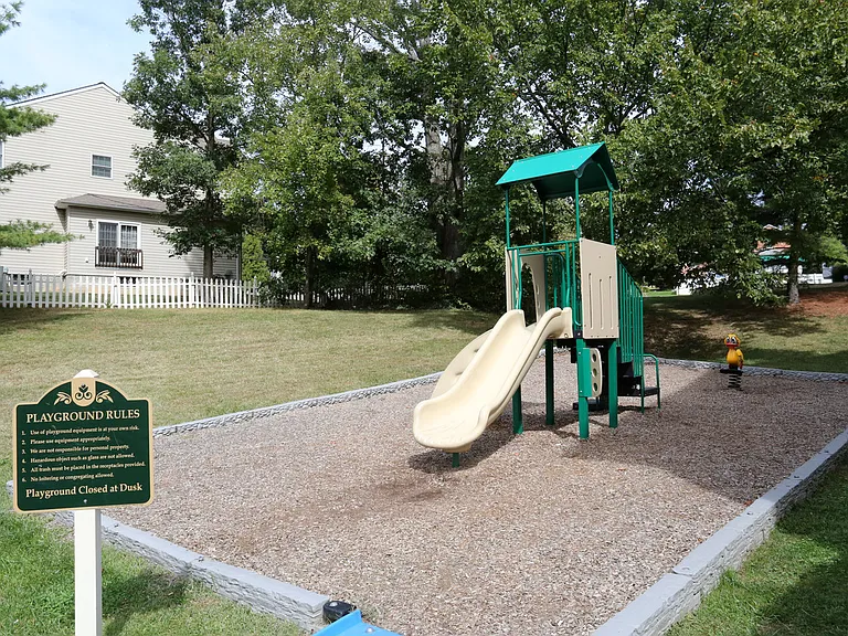 Foxborough Estates — Photo 15