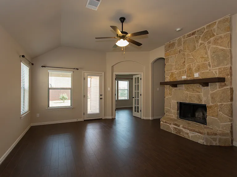 1320 Elkford Ln — Photo 6
