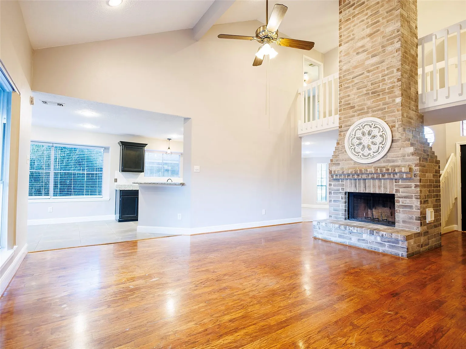 4 bed, 2.5 bath, 2084 sqft, $2,450 — Photo 3