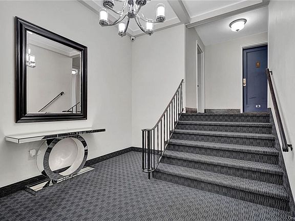 3rd image of 2 Windsor Ter APT 4F