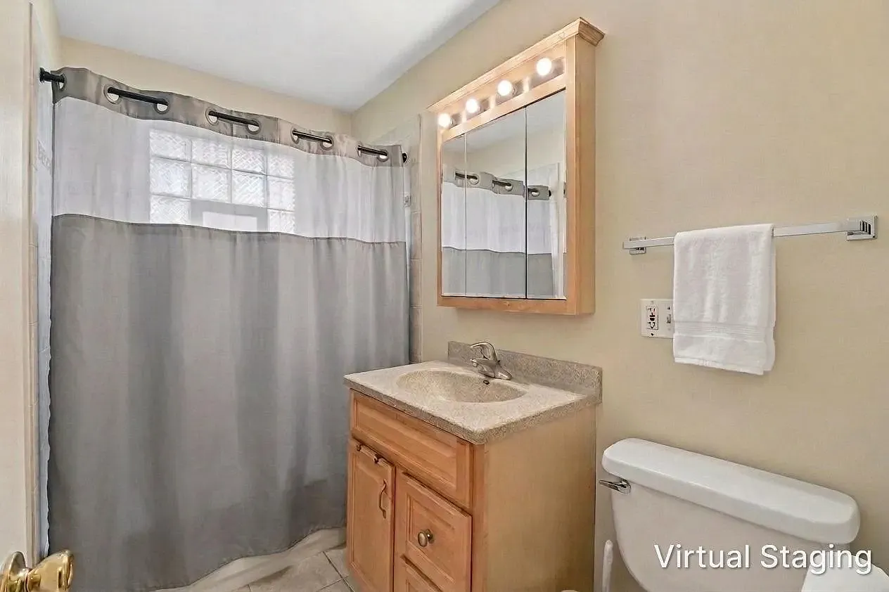 3 bed, 1100 sqft, $2,600 — Photo 4