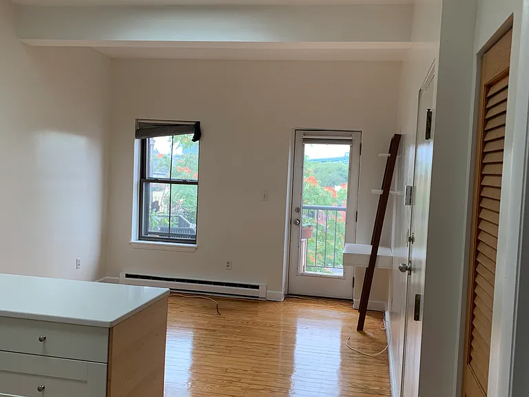 38 Williams St #D — Photo 8