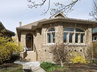 6044 N Maplewood Ave, Chicago, IL 60659
