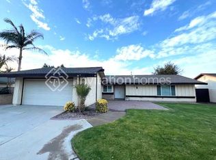 1070 Country Club Ln, Corona, CA 92880