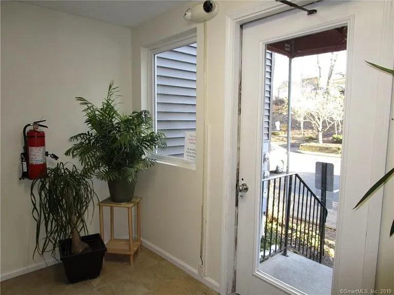 14 Newtown Rd #B12 — Photo 12