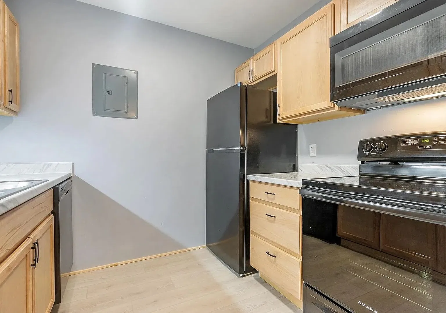 Westview Court Apartments — Photo 2