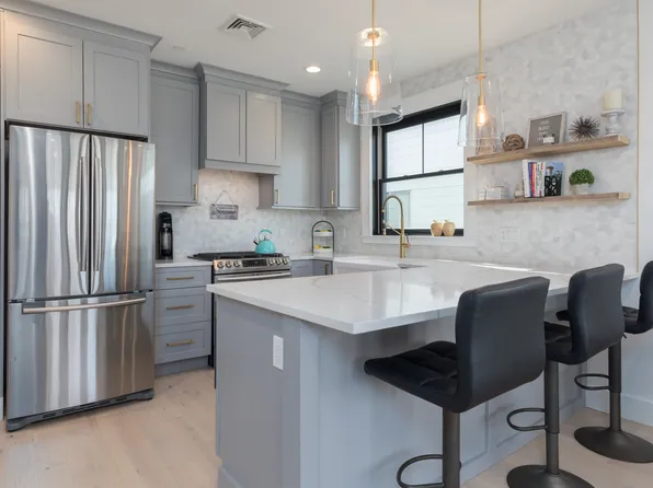 331 Chelsea St #4, Boston, MA 02128