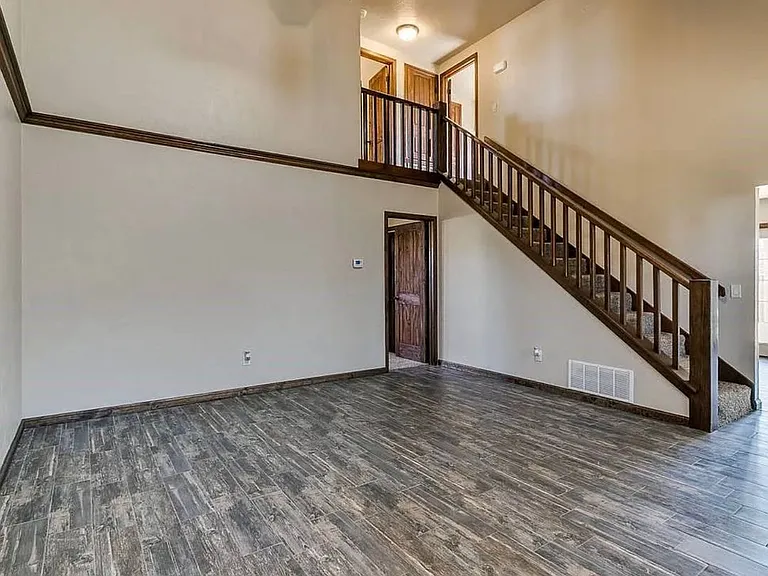 1216 SW 100th Ter — Photo 4