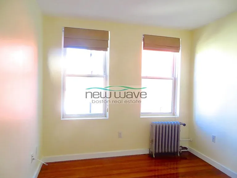 220 Hanover St #28 — Photo 15