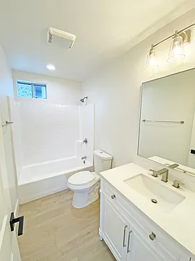 1025 Madrid Ave — Photo 12