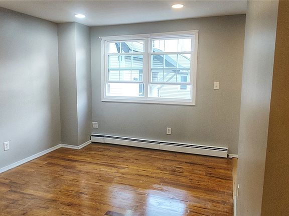 5th image of 10520 Princeton St Floor 1