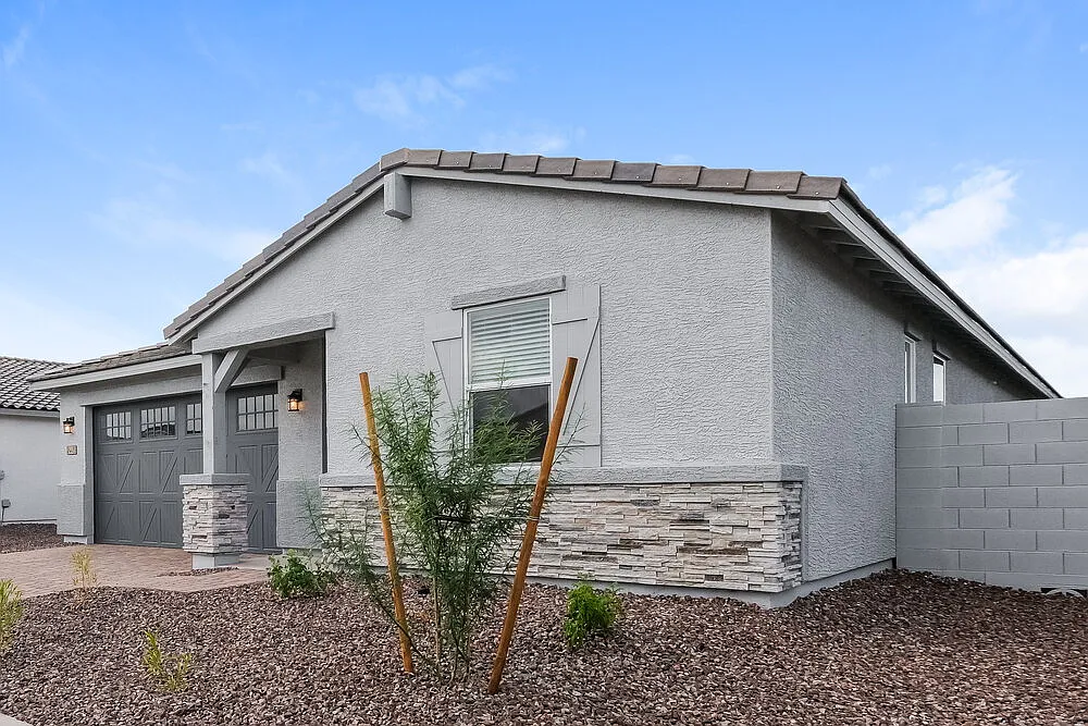 4 bed, 2.5 bath, 2014 sqft, $2,350 — Photo 3
