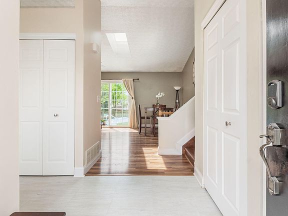 5th image of 1851 Maroon Dr