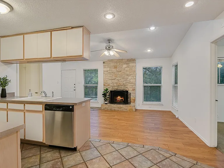 3207 Eanes Cir #B — Photo 17