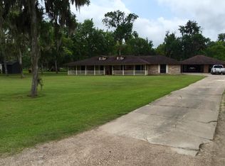 124 Otter Trl, Lake Jackson, TX 77566