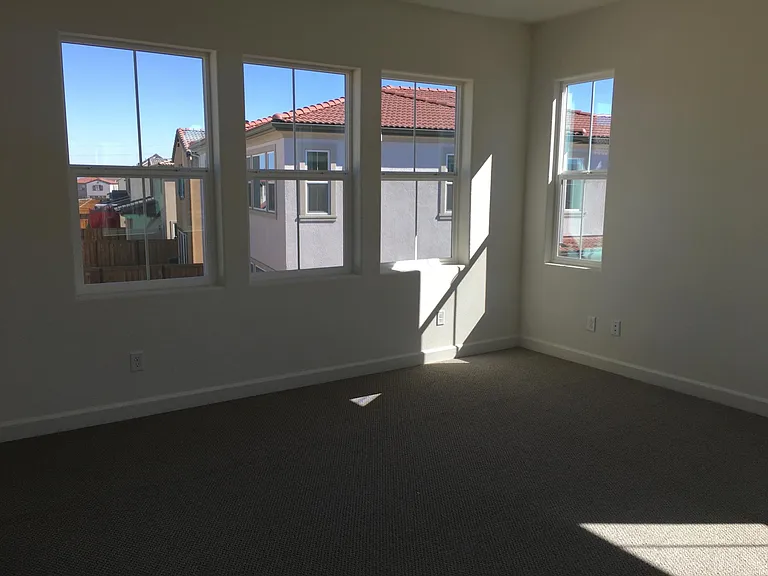 950 S Sophia St — Photo 21