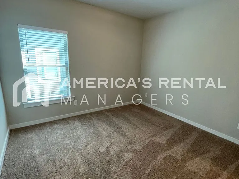 2132 Ellsworth Loop Rd — Photo 26