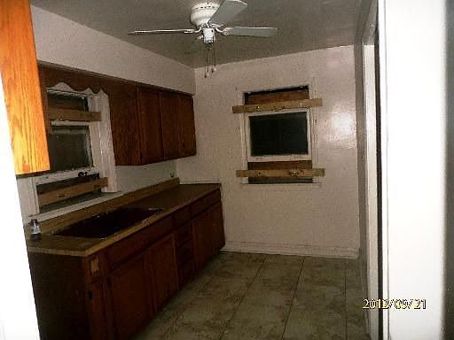 4th image of 10514 S Martin L King Dr