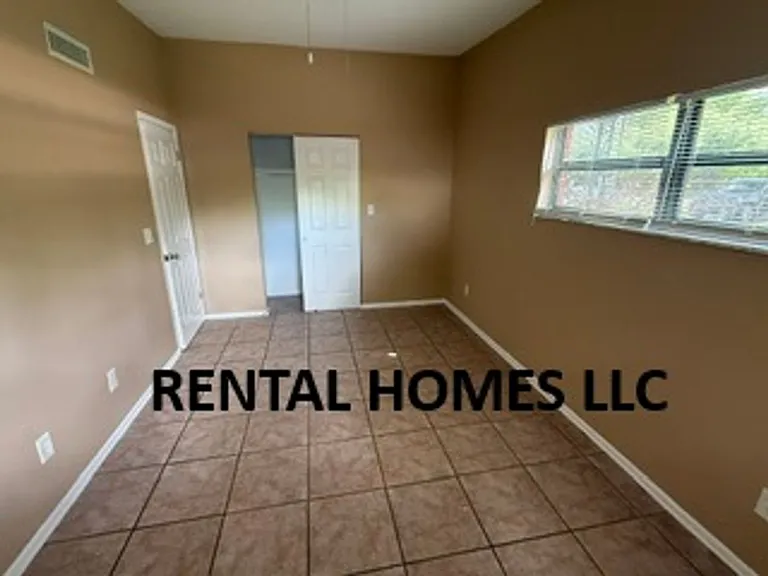 134 Wilson Dr — Photo 11
