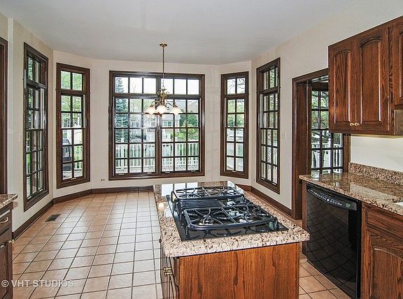 4th image of 2517 S Monticello Pl