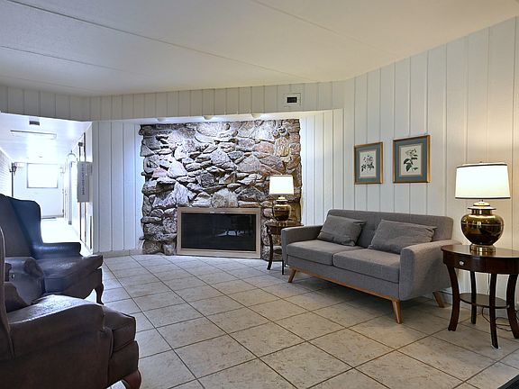 4th image of 6221 N Niagara Ave APT 506