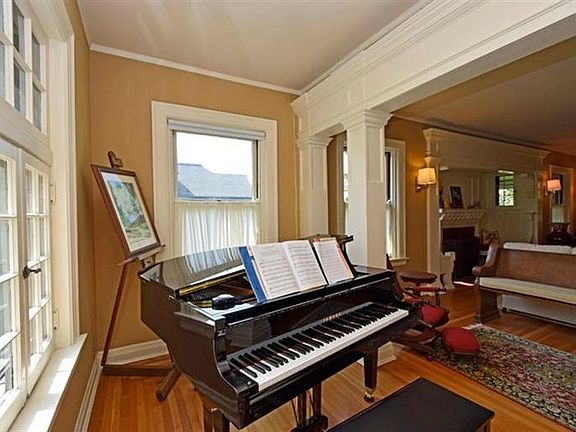 5th image of 3674 Clifton Ave