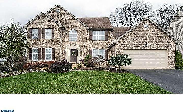 1st image of 136 Bromley Dr