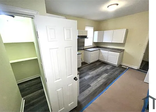 1233 W 71st Pl — Photo 18