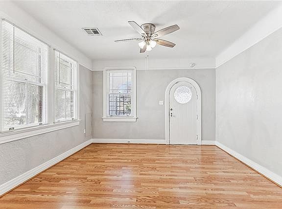 4th image of 4906 Painters St