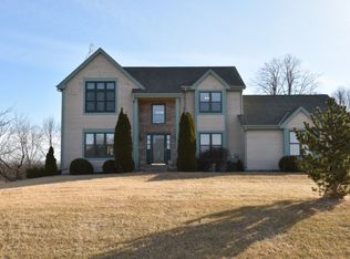 600 Bayberry Ln, Slinger, WI 53086