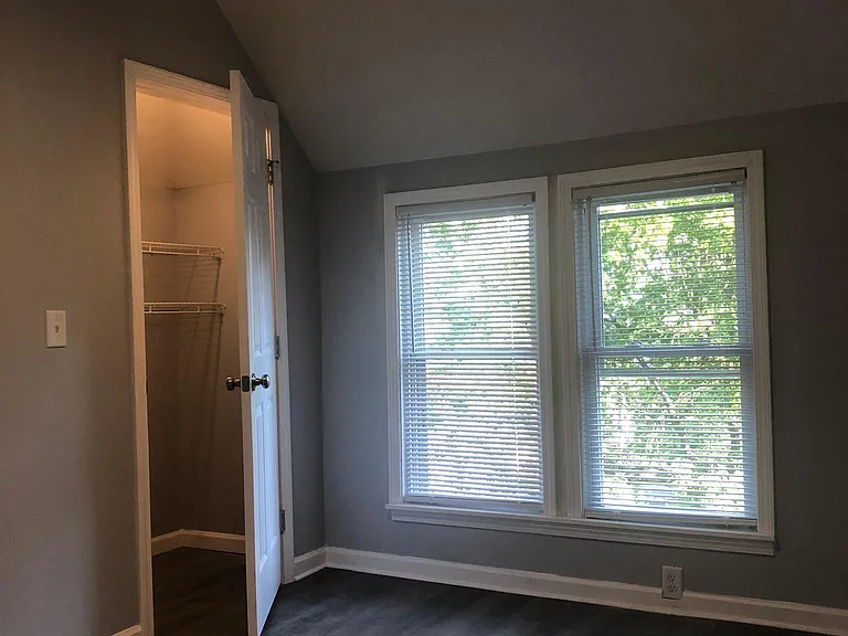 303 Oak St #2 — Photo 16