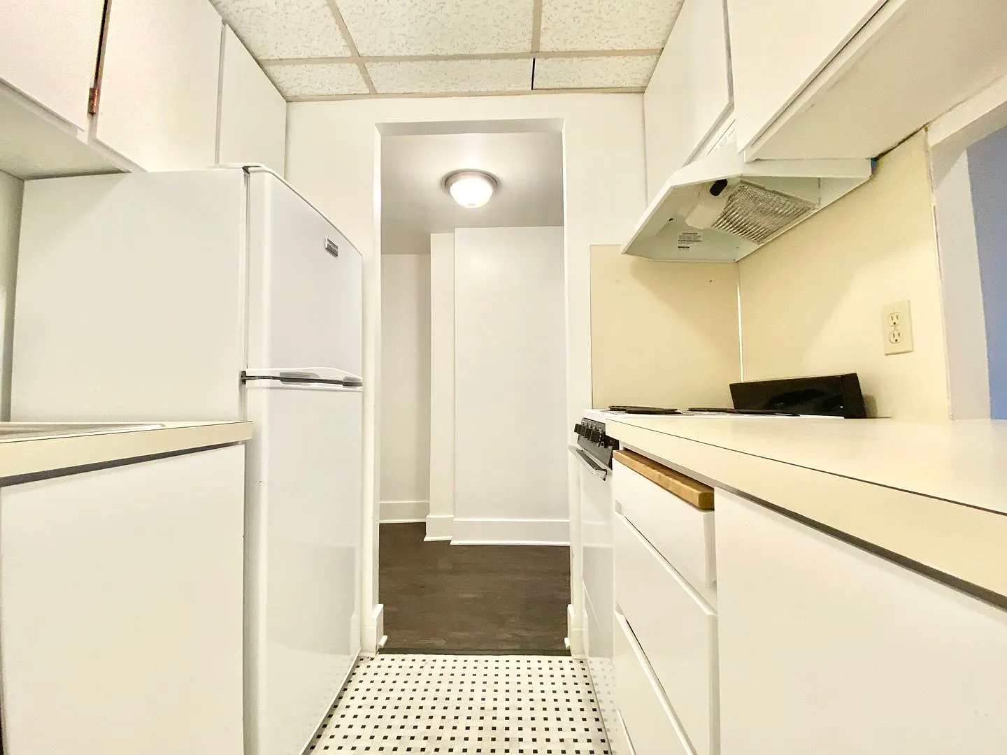 Burlingame Apartments — Photo 3