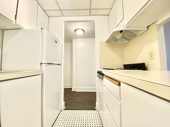 3rd image of 404 E Howell St APT 103