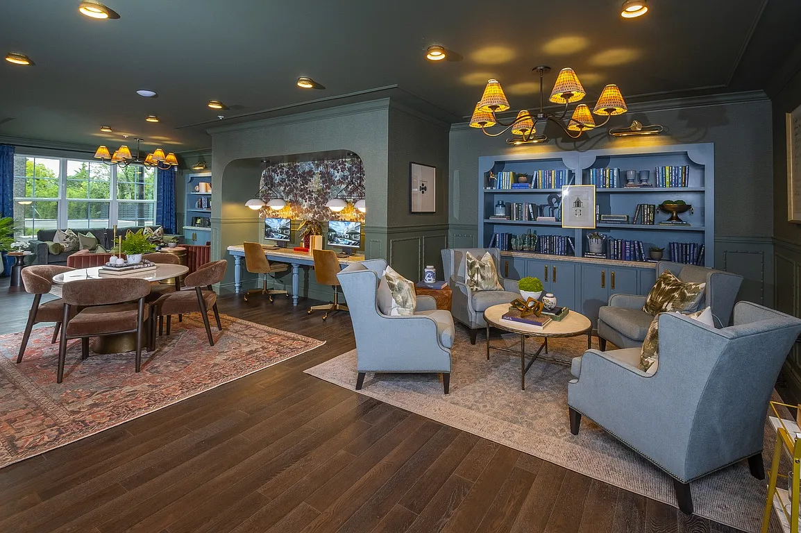 Wilshire Apartments — Photo 1