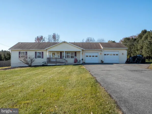 81 Adams Rd, Leesport, PA 19533