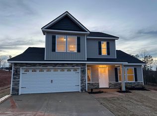 123 James Shands Ln, Wellford, SC 29385