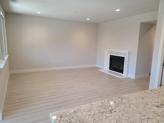 5th image of 215 Copperleaf Ln Lot 6