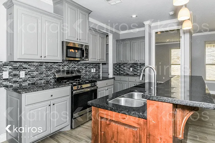 7310 Nick St — Photo 4