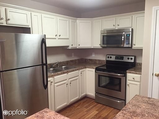 4th image of 719 Shelby Dr APT D