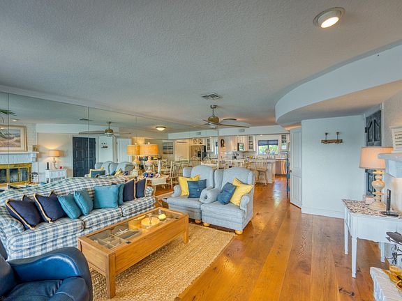 4th image of 109 Island Dr #A