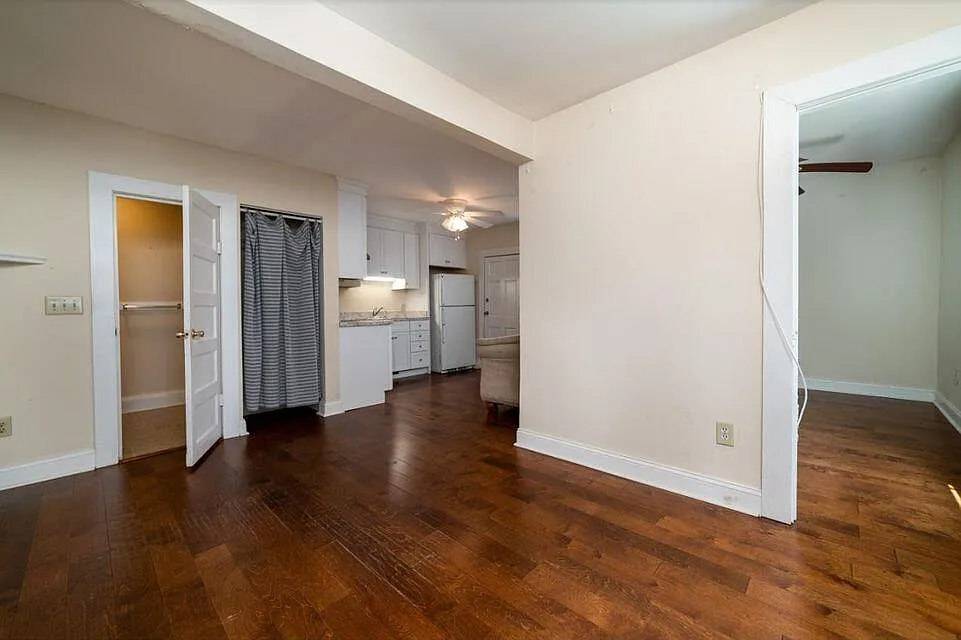 1 bed, 1.0 bath, 500 sqft, $1,995 — Photo 3