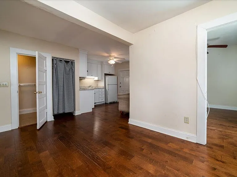 66 Smith St #B — Photo 3