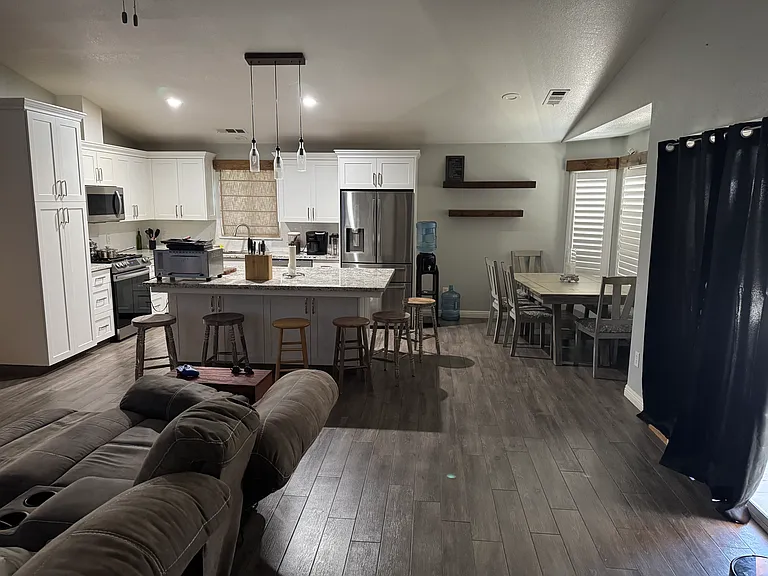 2335 Neill Way — Photo 2