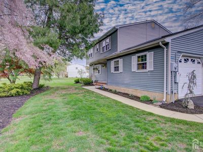 17 Florence Dr, Monroe Township, NJ, 08831