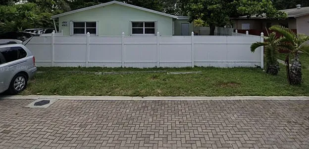4901 SW 28th Ter — Photo 2