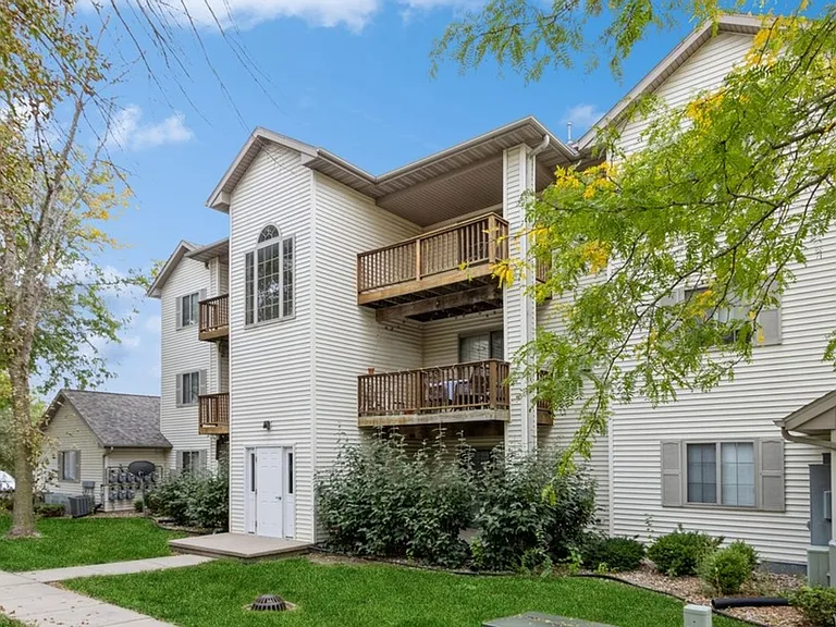 2867 Coral Ct #303 — Photo 5