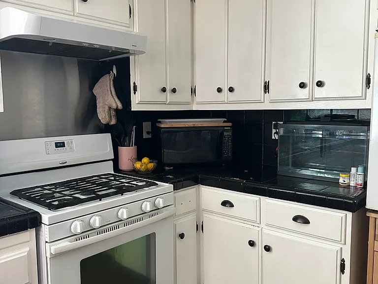 Lemon Crest Dr — Photo 3